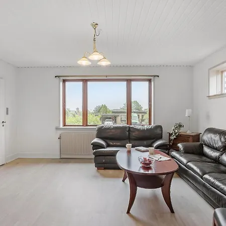 2 Bedroom Awesome In *